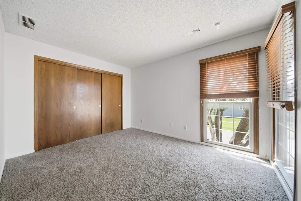 8018 E Woodspring Way Wichita KS 67226