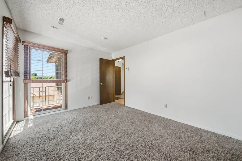 8018 E Woodspring Way Wichita KS 67226