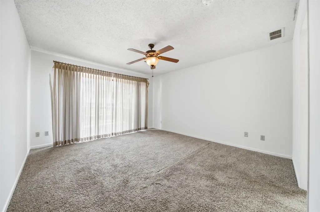 8018 E Woodspring Way Wichita KS 67226