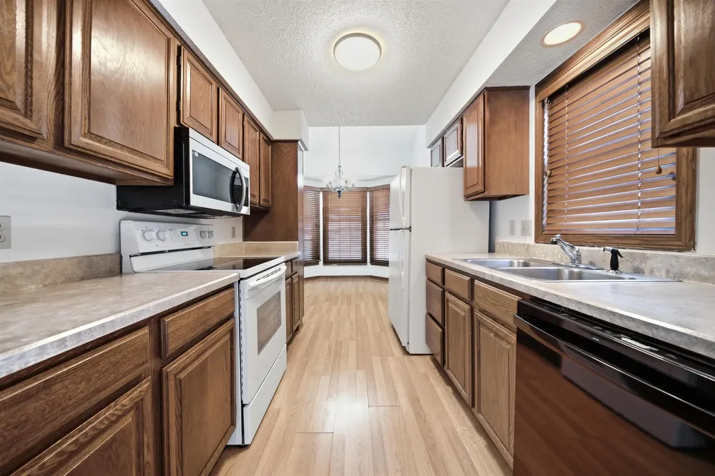 8018 E Woodspring Way Wichita KS 67226
