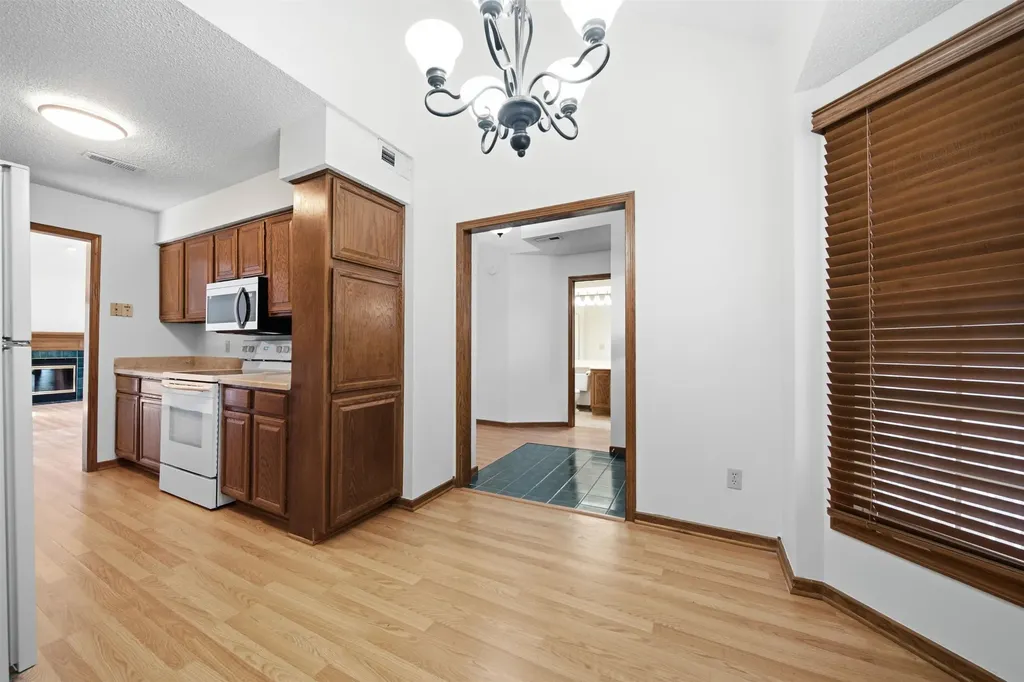 8018 E Woodspring Way Wichita KS 67226