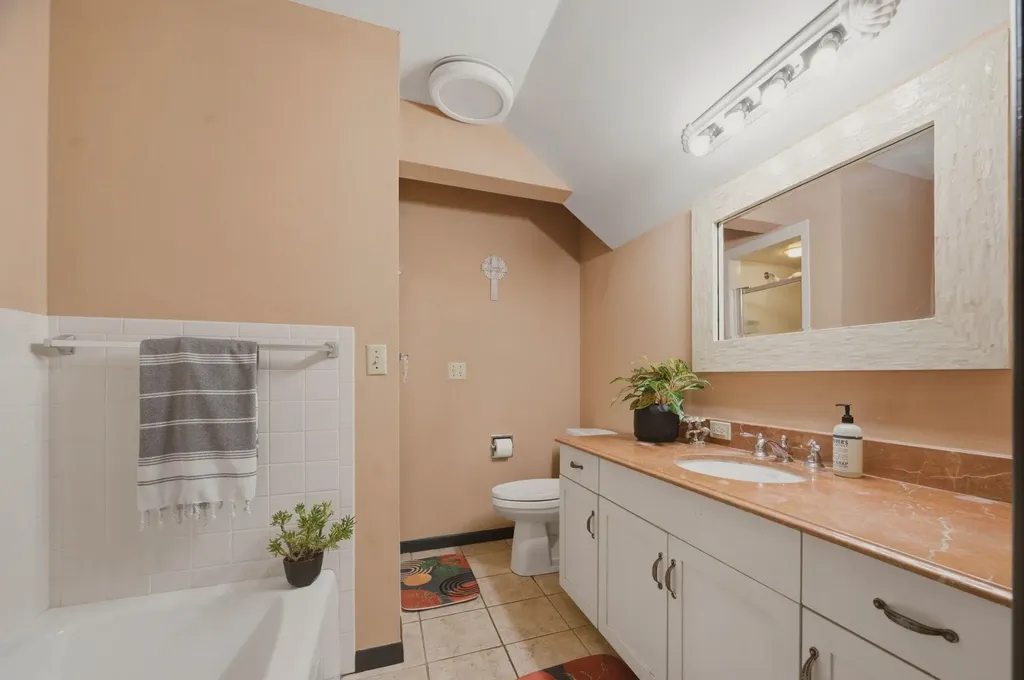 2405 N Redbud Lane Wichita KS 67204