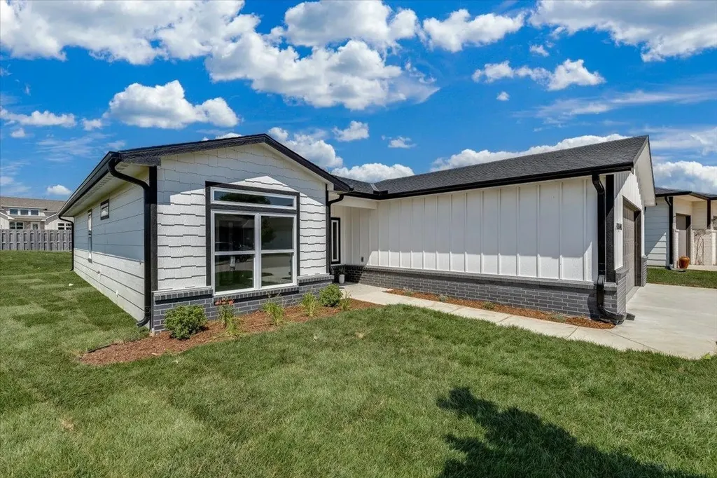 4304 N Sunny Court Wichita KS 67205