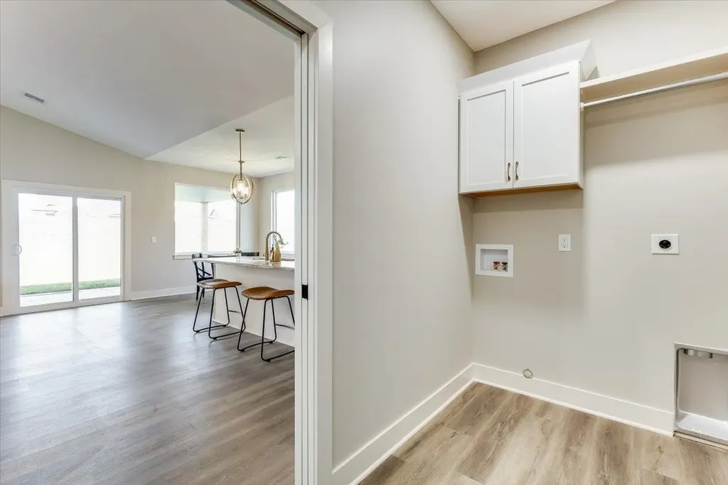 4304 N Sunny Court Wichita KS 67205