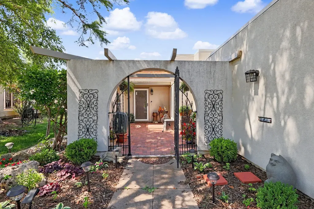 81 E Via Verde Street Wichita KS 67230