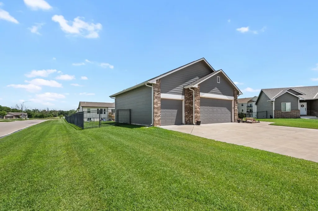 10567 W Sondra Court Maize KS 67101-4122