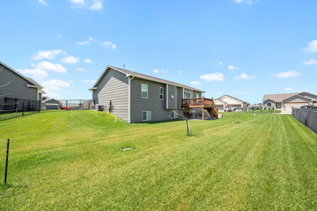 10567 W Sondra Court Maize KS 67101-4122