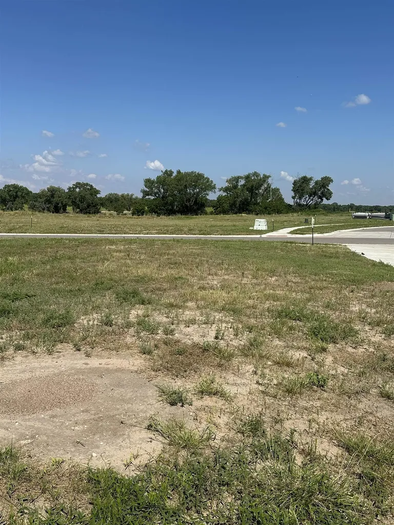 4529 Harborside Wichita KS 67204