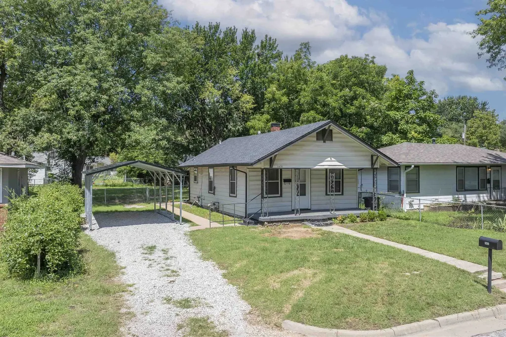 1431 N 3rd Arkansas City KS 67005