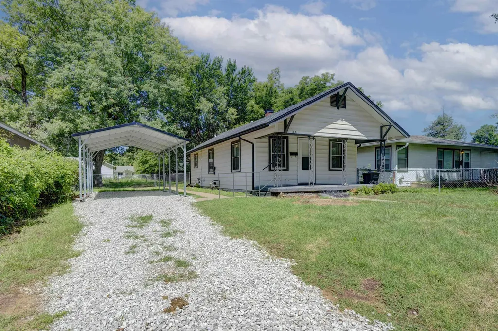 1431 N 3rd Arkansas City KS 67005