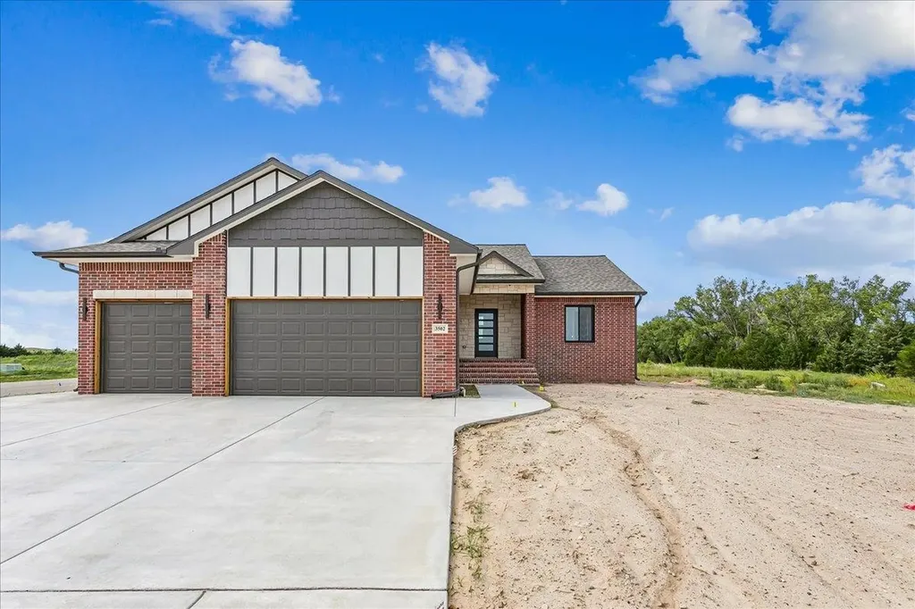3502 S Bluelake Court Wichita KS 67215