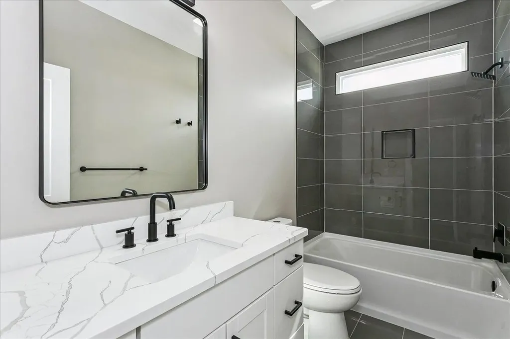 3502 S Bluelake Court Wichita KS 67215
