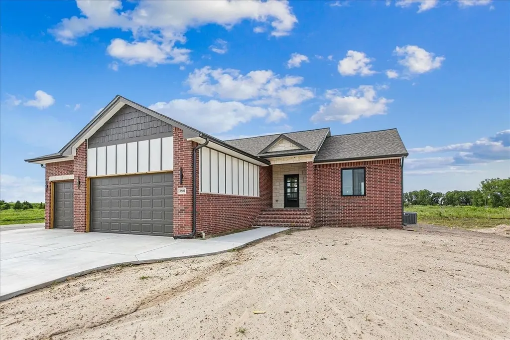3502 S Bluelake Court Wichita KS 67215