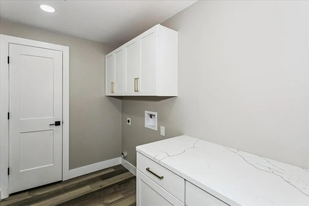 3502 S Bluelake Court Wichita KS 67215