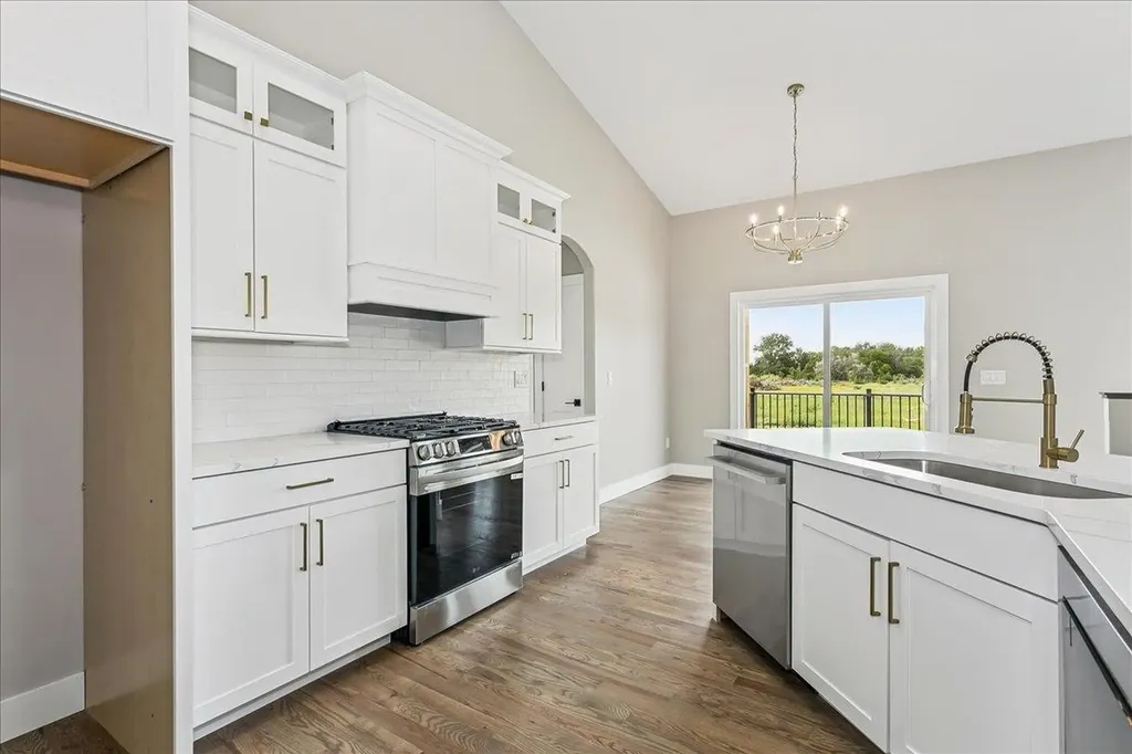 3502 S Bluelake Court Wichita KS 67215