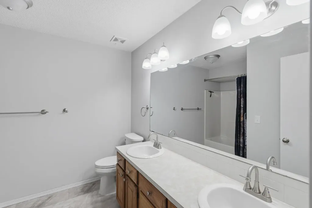 218 E Oak Meadows Road Derby KS 67037