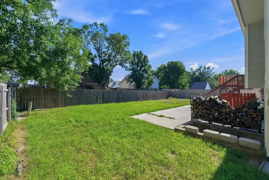 218 E Oak Meadows Road Derby KS 67037