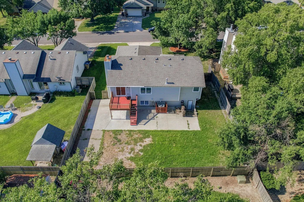 218 E Oak Meadows Road Derby KS 67037