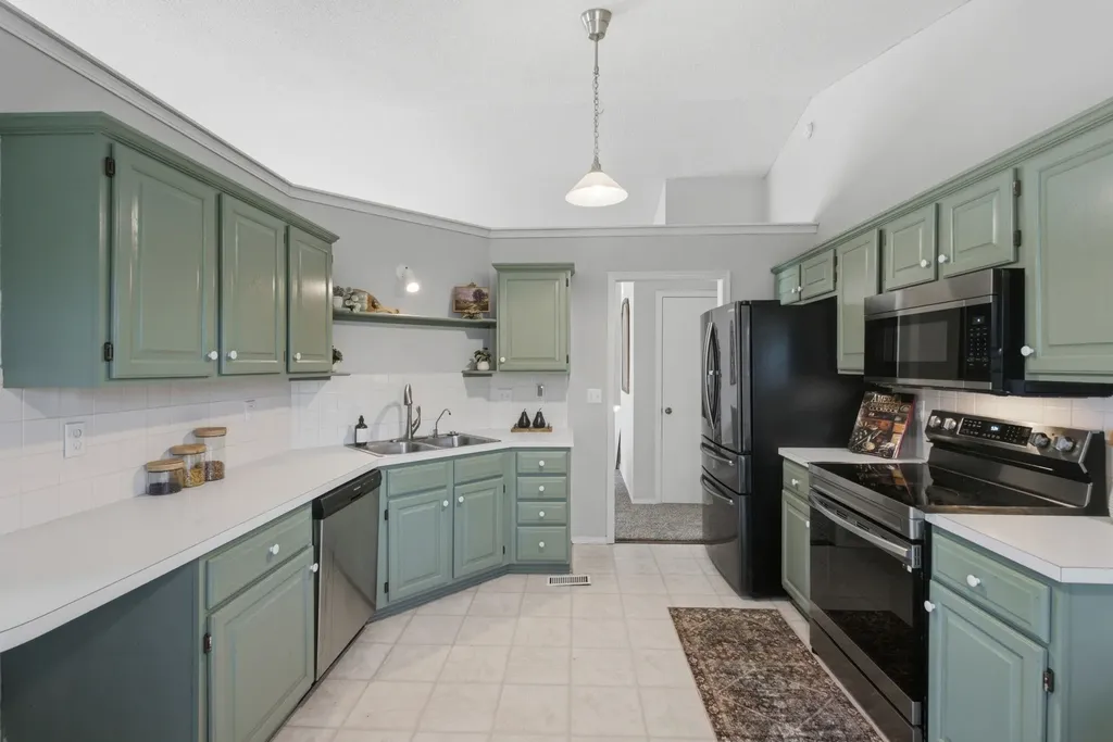 218 E Oak Meadows Road Derby KS 67037