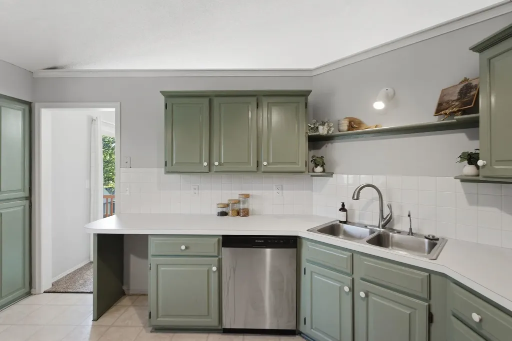 218 E Oak Meadows Road Derby KS 67037