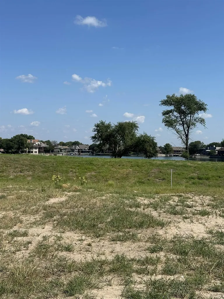 3026 Driftwood Wichita KS 67204
