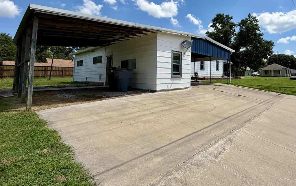 1301 N Main Street Eureka KS 67045