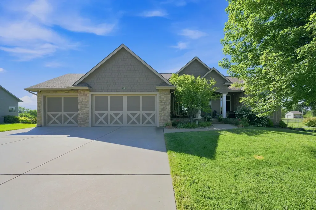 1717 E Elk Ridge Avenue Goddard KS 67052
