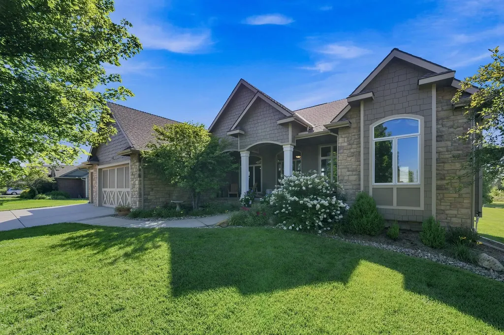 1717 E Elk Ridge Avenue Goddard KS 67052