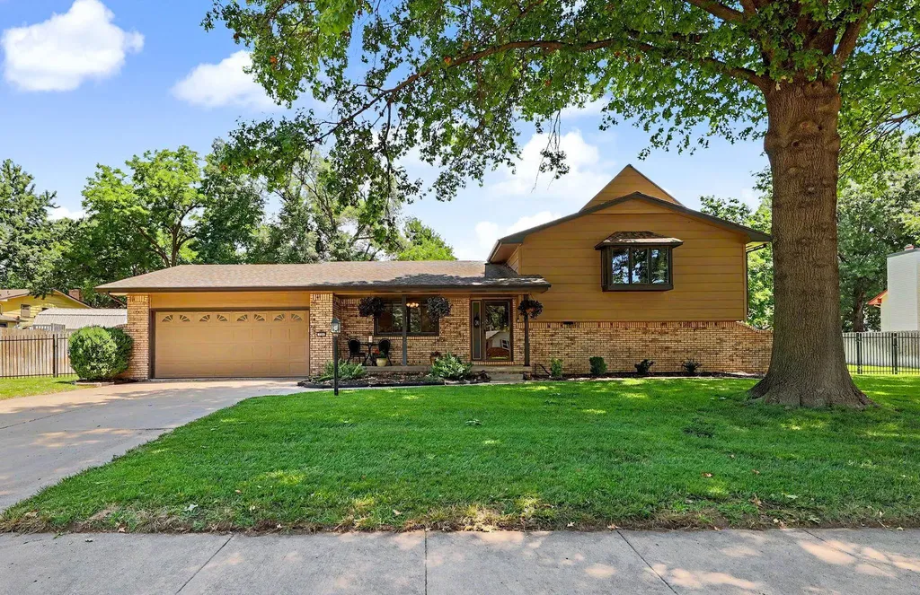 706 N Brook Forest Road Derby KS 67037