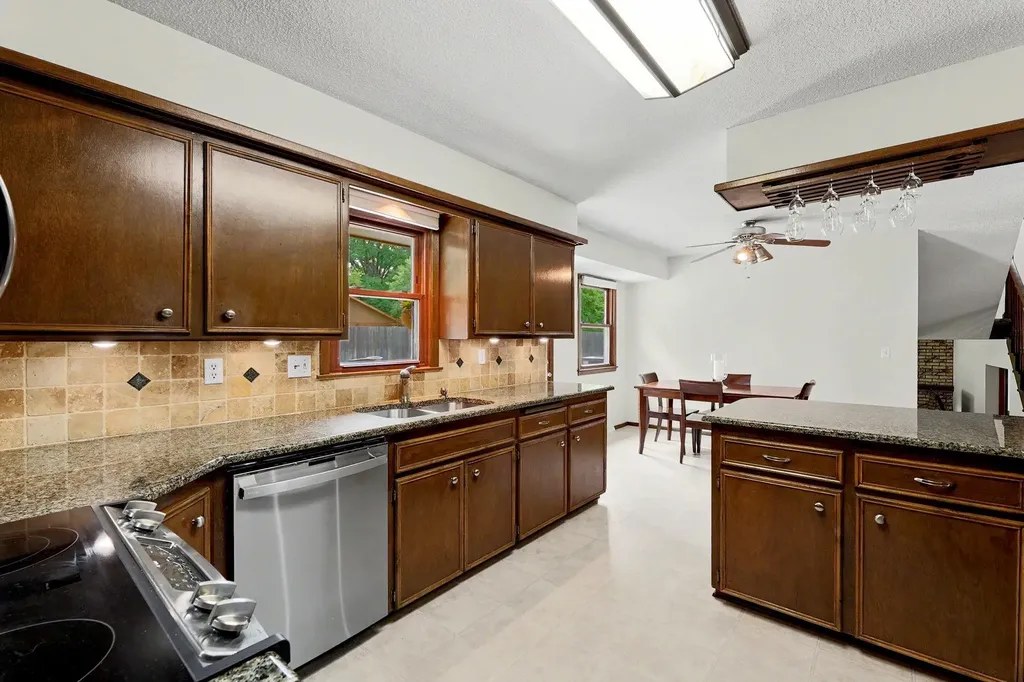 706 N Brook Forest Road Derby KS 67037