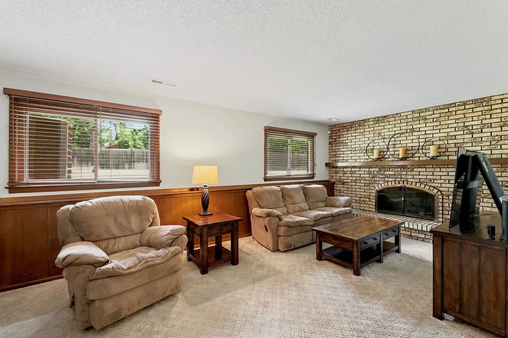 706 N Brook Forest Road Derby KS 67037