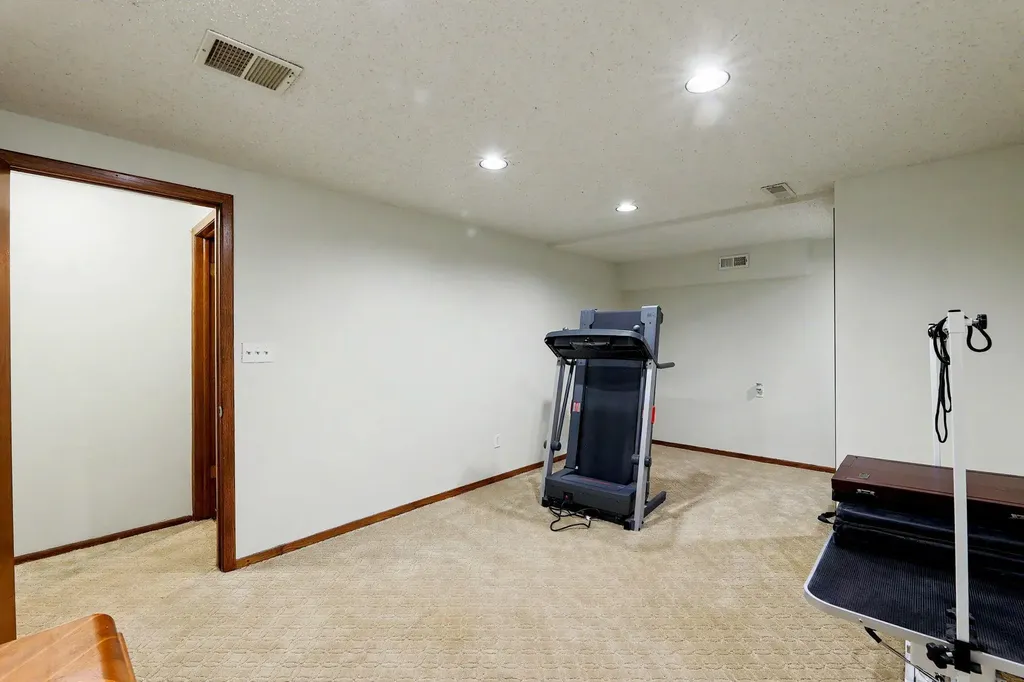 706 N Brook Forest Road Derby KS 67037