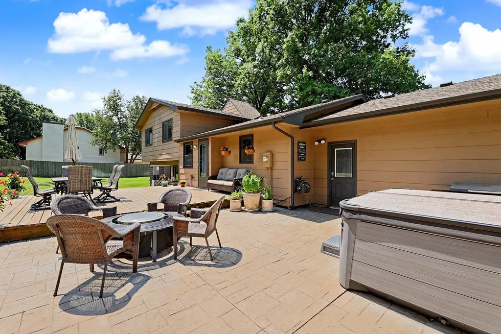 706 N Brook Forest Road Derby KS 67037