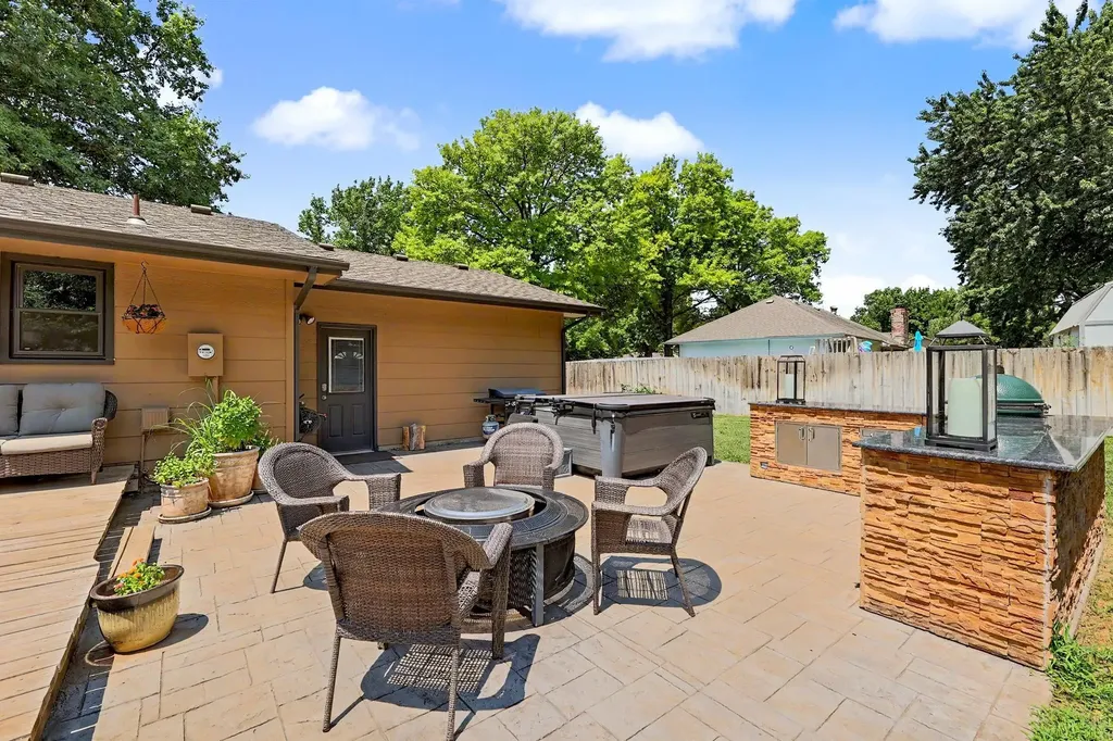706 N Brook Forest Road Derby KS 67037