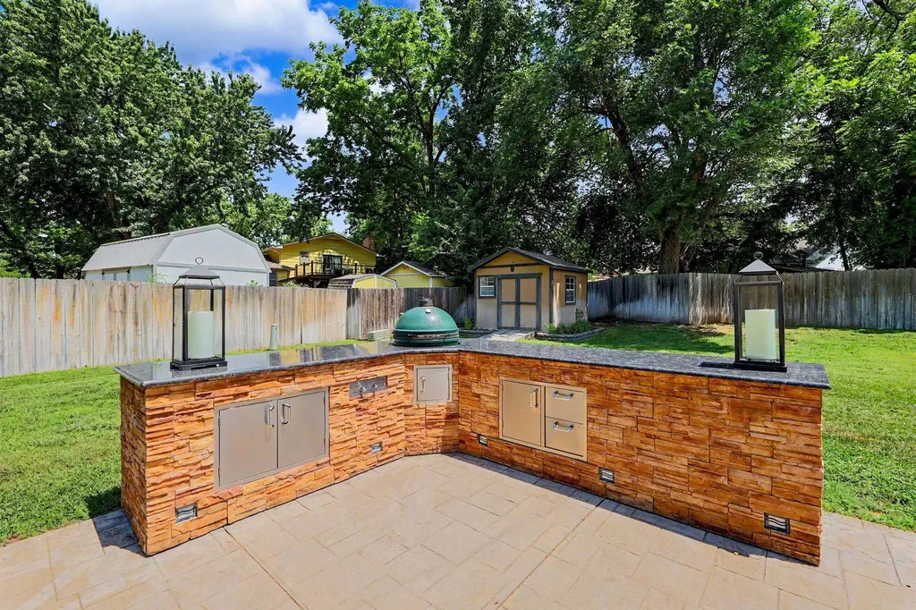706 N Brook Forest Road Derby KS 67037