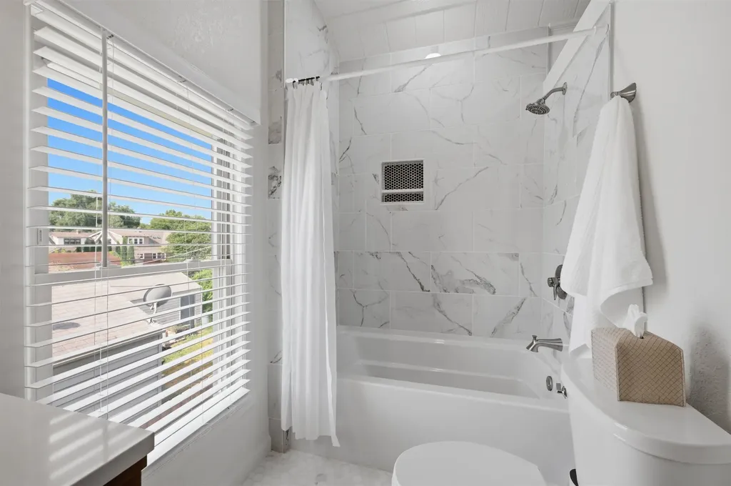 353 N Oliver Wichita KS 67208
