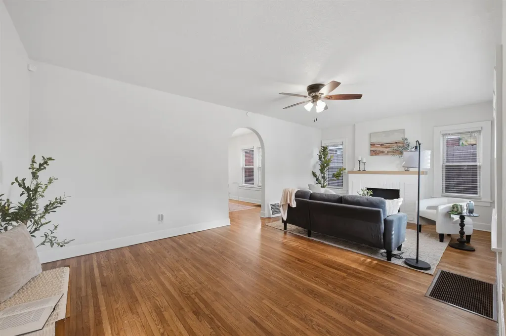 353 N Oliver Wichita KS 67208