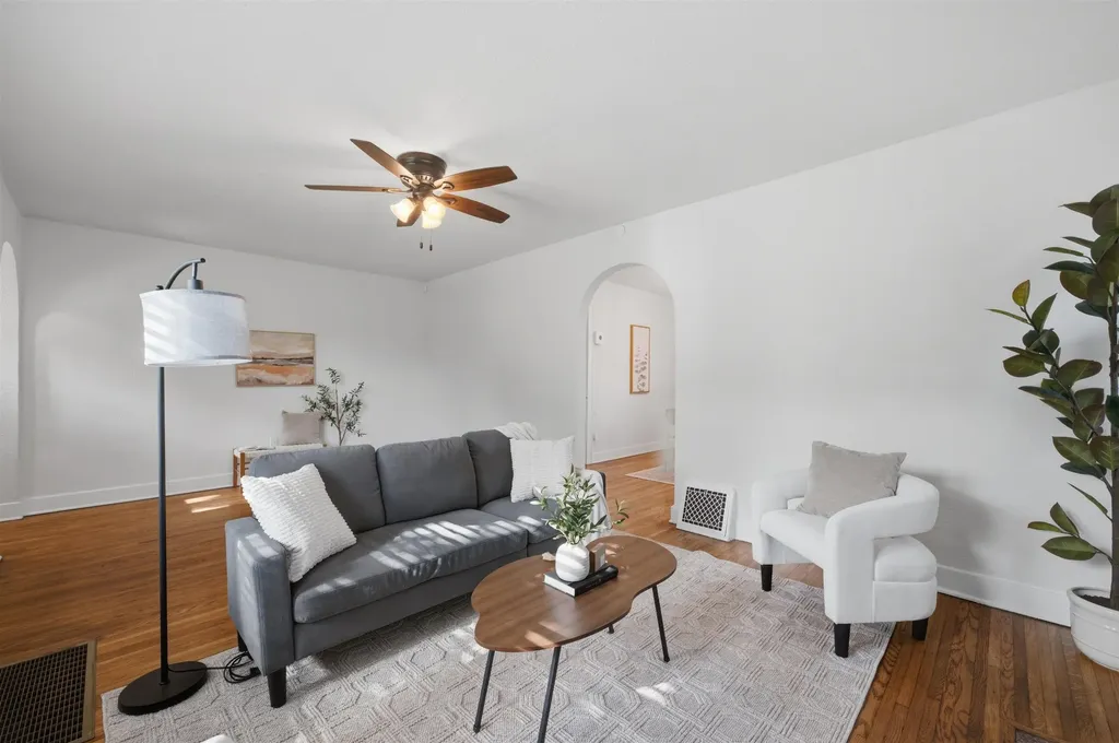 353 N Oliver Wichita KS 67208