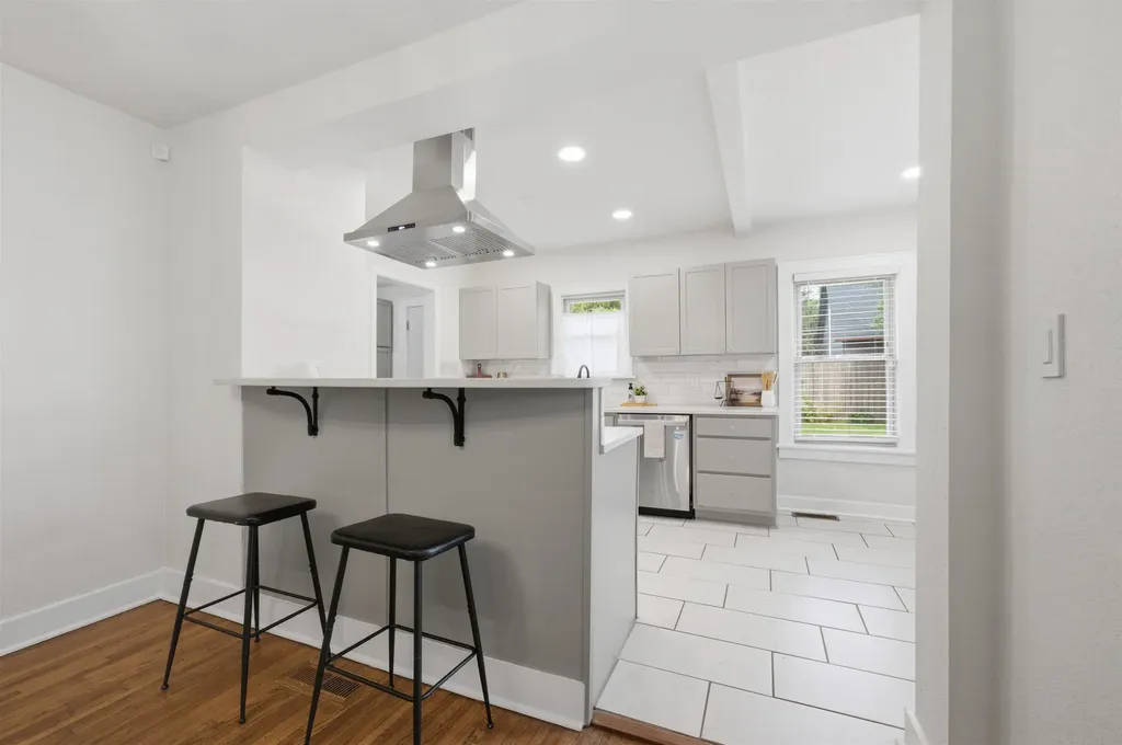 353 N Oliver Wichita KS 67208