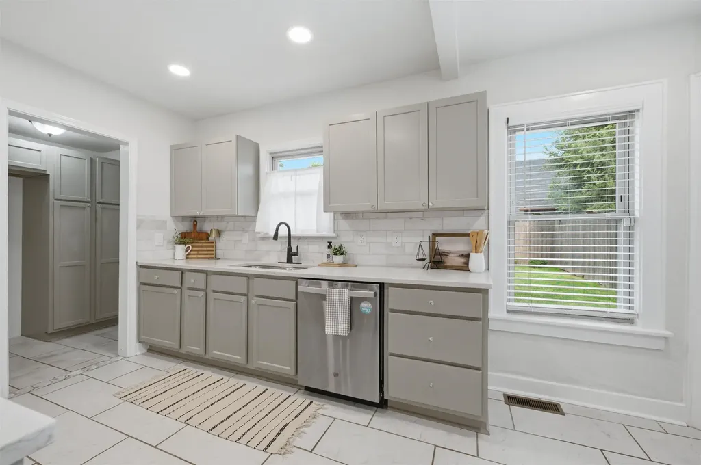 353 N Oliver Wichita KS 67208