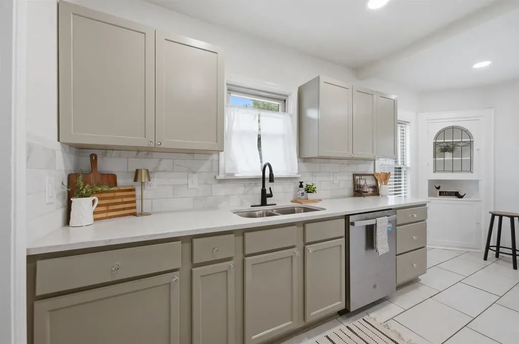 353 N Oliver Wichita KS 67208