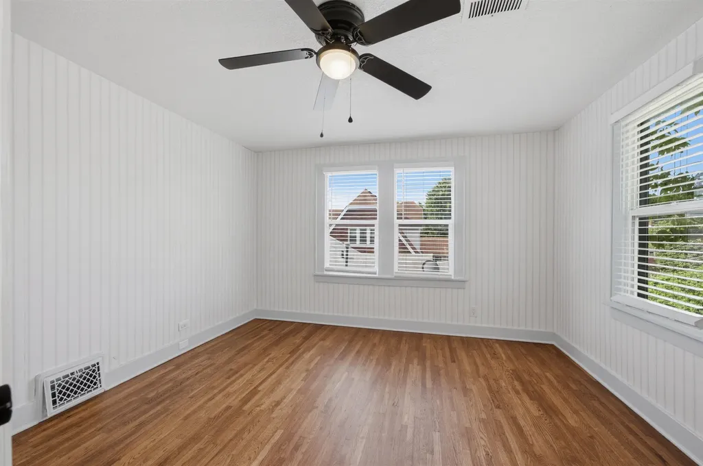 353 N Oliver Wichita KS 67208