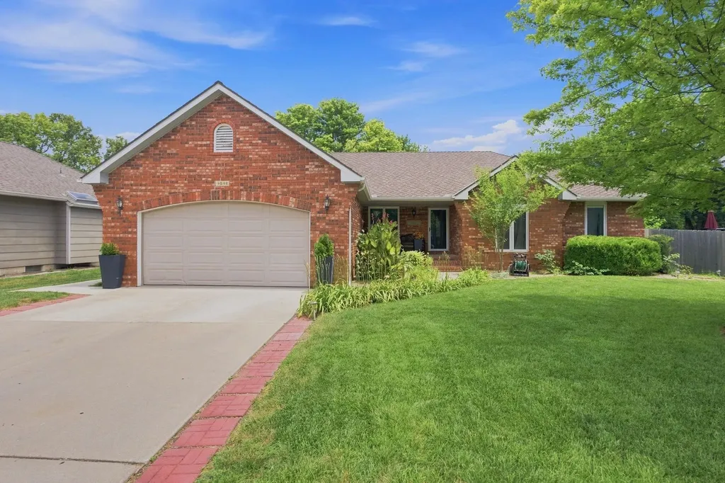 4848 N Farmstead Street Bel Aire KS 67220