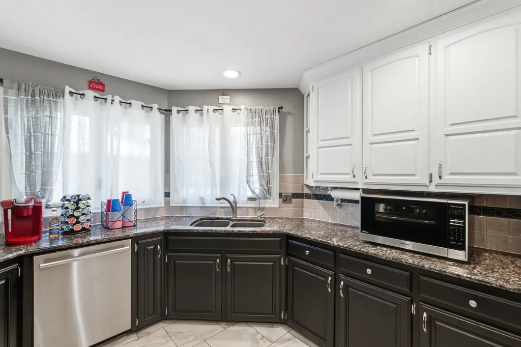 4848 N Farmstead Street Bel Aire KS 67220