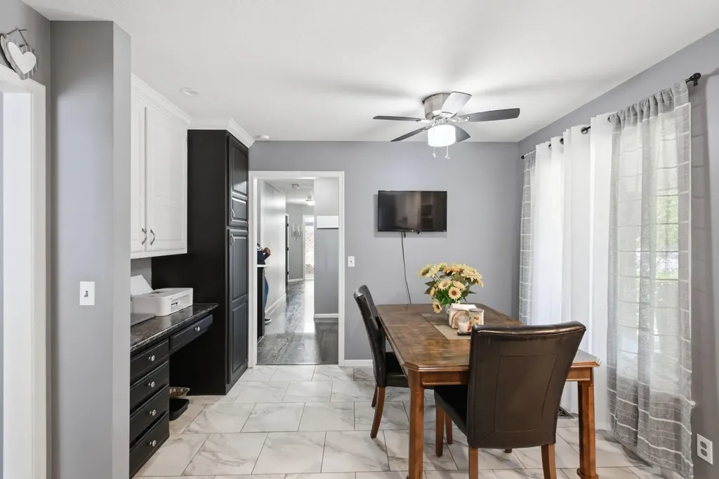4848 N Farmstead Street Bel Aire KS 67220