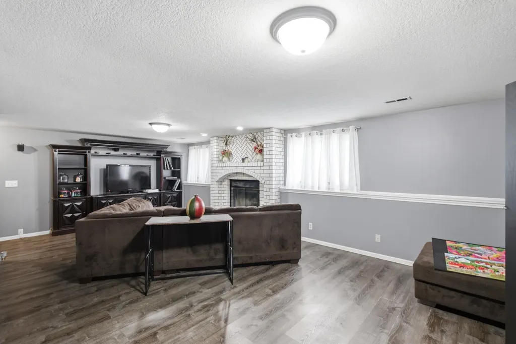4848 N Farmstead Street Bel Aire KS 67220