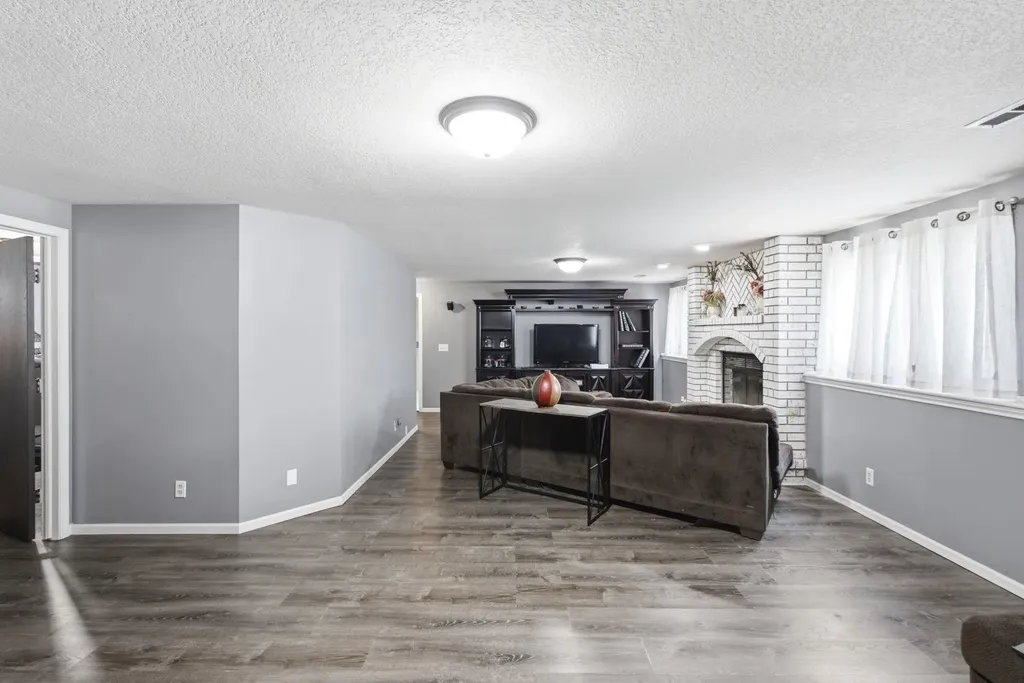 4848 N Farmstead Street Bel Aire KS 67220