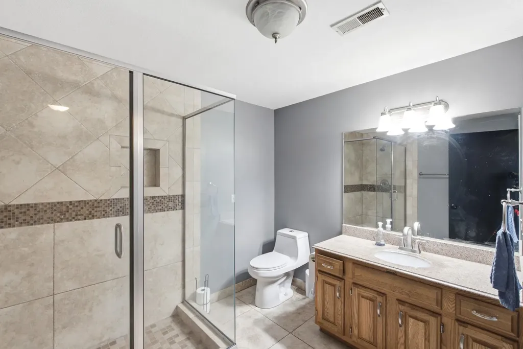 4848 N Farmstead Street Bel Aire KS 67220