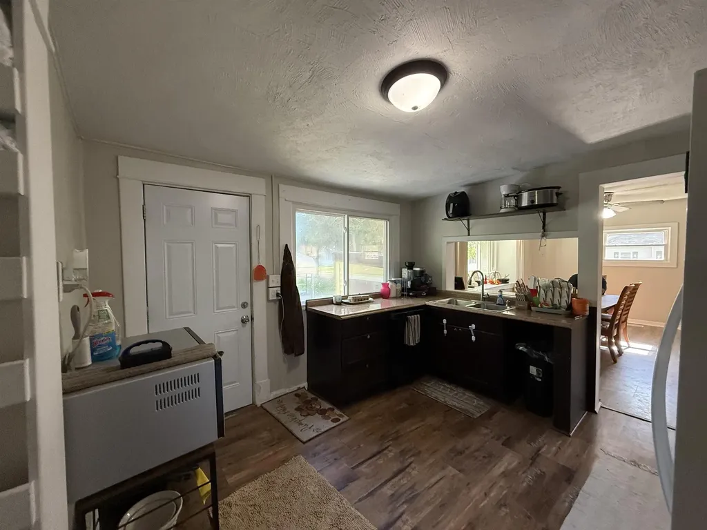 901 E 11th Avenue Winfield KS 67156