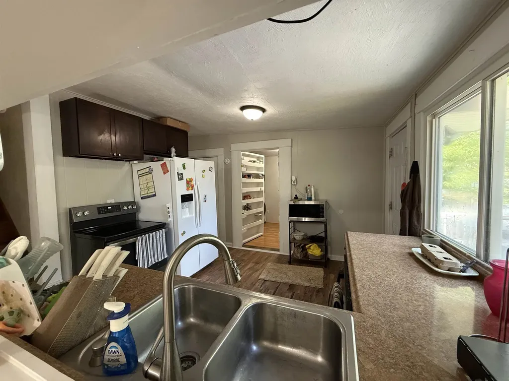 901 E 11th Avenue Winfield KS 67156